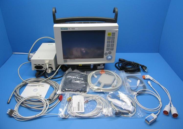 5.3 Klinická měření a soubor pacientů Měření byla realizována na monitoru Siemens SC 7000 (Obr. 5.3.1), podmínkou možnosti připojení měřicí stanice VisionBrain byla přítomnost výstupu X-10. Obr. 5.3.1 Monitor Siemens SC 7000 a možnosti Vzhledem k obtížné dostupnosti autorizovaného propojení jsme byli nuceni vyrobit vlastní adaptér k propojení monitoru a měřící stanice.