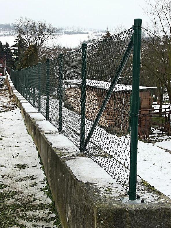 Oprava oplocení na opěrné stěně - Louky - dokončení prosinec 2017