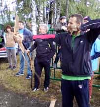 matek, jízda s trakařem, výroba lavičky, štípání dřeva, lovení rybek z rybníka, či hašení džberovkou.