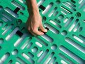 Při spojování většího počtu boxů lze některé svislé klipy uvnitř galerie vypustit (pokud by jejich montáž byla příliš obtížná). Vodorovné klipy používejte v plném počtu.