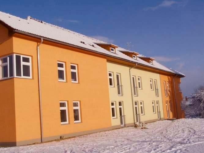 Kč. Infrastruktura pro výstavbu RD Výsadba veřejné zeleně Nejvýznamnější investiční akcí obce byla výstavba domu podporovaného bydlení