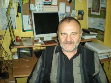 3 AUTOR: Ing. František Záhora Černá v Pošumaví 113 Narodil jsem se v roce 1943 a od roku 1977 jsem začal psát kroniku obce Černá v Pošumaví.