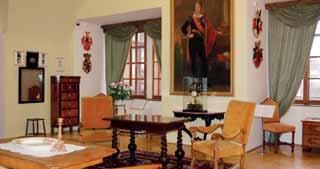 Muzea a galerie 19. Muzeum Podblanicka ve Vlašimi 21. Klášter sv. Františka z Assisi expozice Muzeum Podblanicka sídlí ve vlašimském zámku.