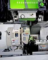 Stálými exponáty na dnech otevřených dveří CNC invest jsou vysoce přesné a výkonné soustruhy Hardinge s unikátním vřetenem umožňujícím aplikaci řady typů upínání.