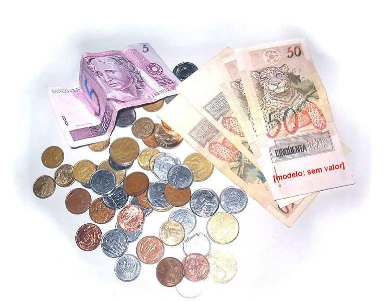 Ekonomické záležitosti Struktura příjmů, výdajů a financování (v Kč) Rok 2013 Daňové příjmy 42 527 811,36 Nedaňové příjmy 8 338 701,97 Kapitálové příjmy 832 480,00 Přijaté dotace 12 894 184,90 Příjmy