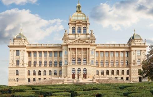 snídaně. Muzikál zhlédneme v pátek od 18:00 hodin v divadle Brodway. Historickou budovu Národního muzea navštívíme v sobotu dopoledne. Bude zajištěna komentovaná prohlídka.