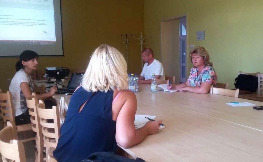 Průběžně připravujeme semináře, první se konaly během měsíce srpna v prostorách městského úřadu Nechanice a zasedací místnosti obecního úřadu v Dubenci.