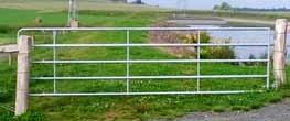 Výška dveří 2,15 m PASTEVNÍ BRÁNY Pastevní brány představují nejjednodušší způsob, jak zabezpečit výběhy a pastviny. Brány jsou dodávány s kompletní sadou pantů.