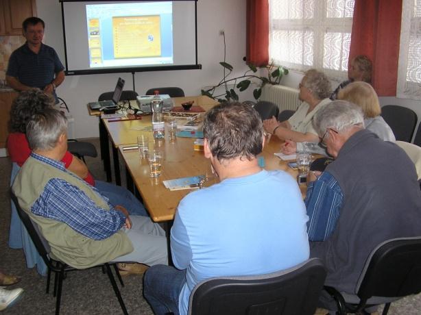 Od počátku roku 2010 bude sluţba sociální rehabilitace podpořena Operačním programem Lidské zdroje a zaměstnanost, coţ nám umoţní tento individuální projekt Pardubického kraje na sociální sluţby tři