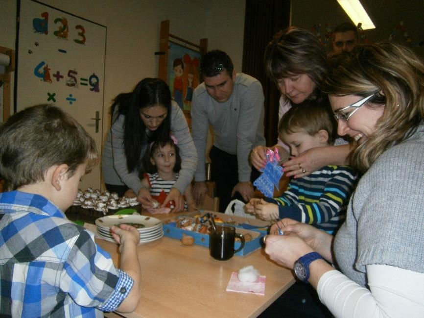 VÁNOČNÍ SLAVNOSTI U SVĚTLUŠEK Celý prosinec byl plný akcí, slavností a radostných chvilek.