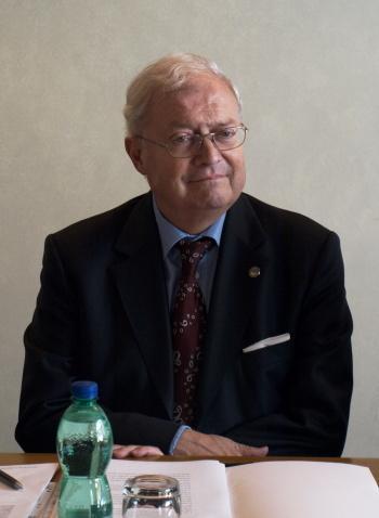 Prof. Dr. Franz Häuser, rektor Univerzity Lipsko Tento běh je ale věnován především univerzitním záležitostem.