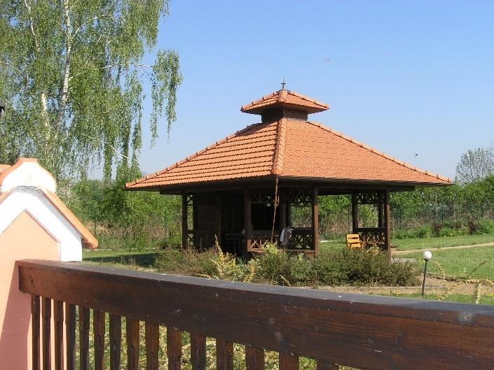 takřka žádné historicky natolik významné stavby, aby