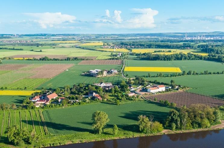 Jedná se o brownfield (nevyužívané a chátrající budovy, průmyslové a hornické, zemědělské a