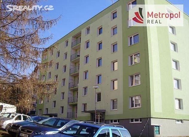 4) Byt 2+1 Nabídková cena: 1 890 000 Kč Upravená nabídková cena: 30 984 Kč/m 2 Lokalita: ulice Záměstí, Choceň Stavba: