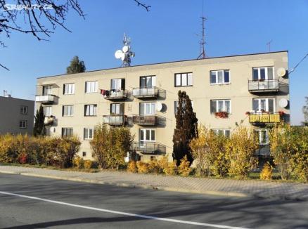 7) Byt 3+1 Nabídková cena: 2 050 000 Kč Upravená nabídková cena: 28 472 Kč/m 2 Lokalita: ulice Pardubická, Holice Stavba: Cihlová