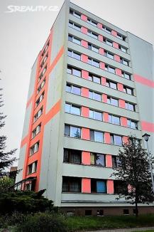 2) Byt 3+1 Nabídková cena: 1 560 000 Kč Upravená nabídková cena: 21 370 Kč/m 2 Lokalita: ulice