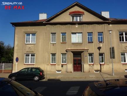 3) Byt 2+1 Nabídková cena: 1 670 000 Kč Upravená nabídková cena: 22 877 Kč/m 2 Lokalita: ulice Kollárova, Choceň Stavba: Cihlová