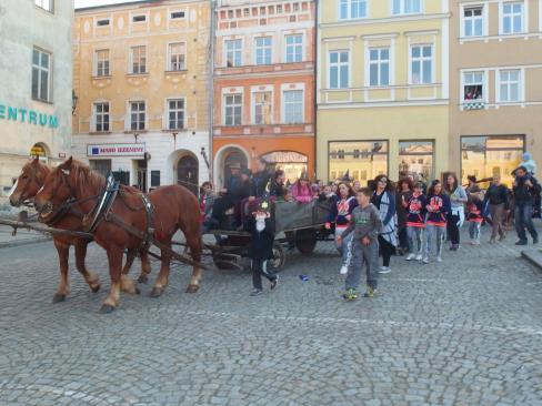 turistické, výtvarné, rukodělné, a jiné aktivity. Na podzim je to např.