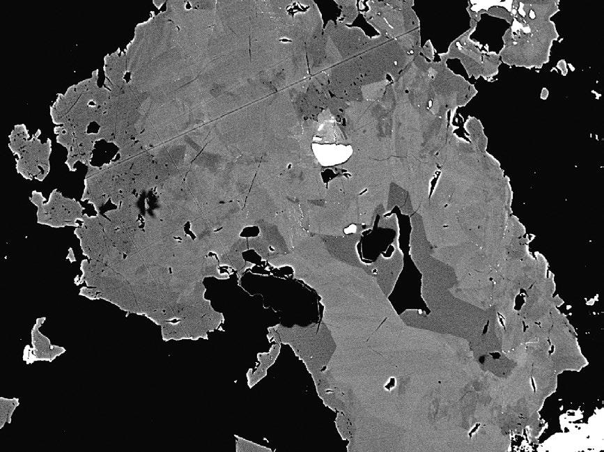 Bull Mineral Petrolog 25, 2, 2017. ISSN 2570-7337 (print); 2570-7345 (online) 145 Tiemannit Tiemannit vytváří agregáty o velikosti do 500 μm vyplňující trhliny v křemenné žilovině (obr. 3).