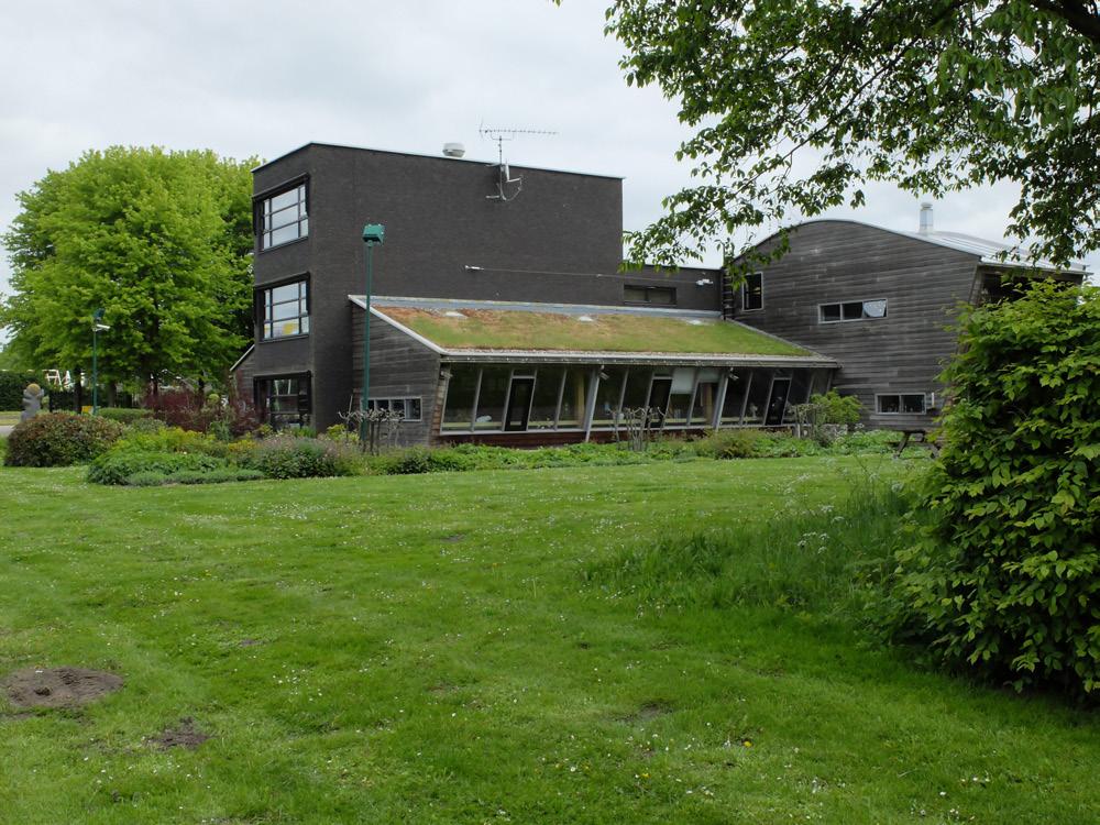 ECOstad. Se 110 profesionály realizuje parky, střešní, fasádní a vnitřní zahrady.