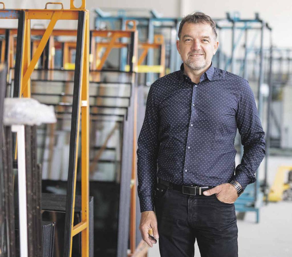 INZERCE Při zateplování oken sázíme na poctivou ruční práci a kvalitní materiály Zná to většina z nás.