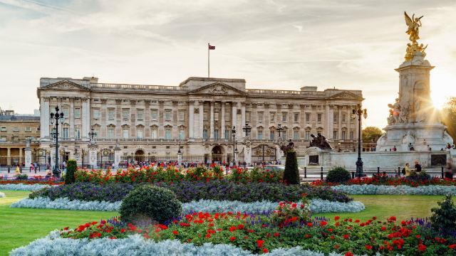 Obr. 2: Buckinghamský palác Zdroj: