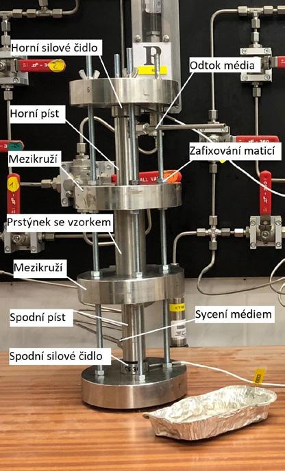Michael Tůma Vliv nehomogenity bentonitu na vybrané geotechnické vlastnosti těsnících vrstev Cílem práce bylo ověřit, jaký vliv má nehomogenita bentonitu na jeho základní geotechnické vlastnosti.