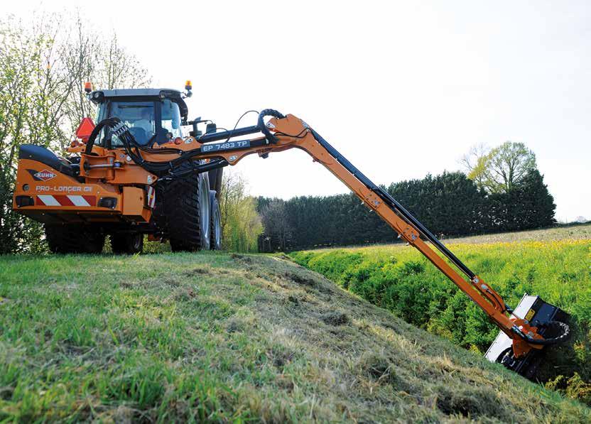 Hydraulický oleje je veden pouze pomocí hadic, které jsou méně náchylné na poškození padajícími větvemi a rovněž je jejich výměna levná a rychlá.