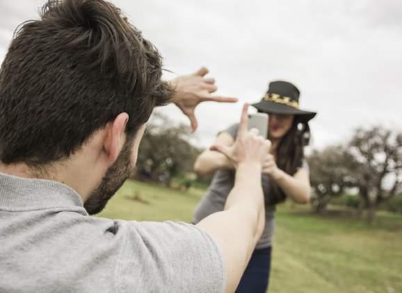 Jde o formáty souborů pro obrázky a fotografie. Formáty, které občas hrají poměrně důležitou roli. Třeba v tom, jak bude vypadat výsledek a jak velký bude soubor.