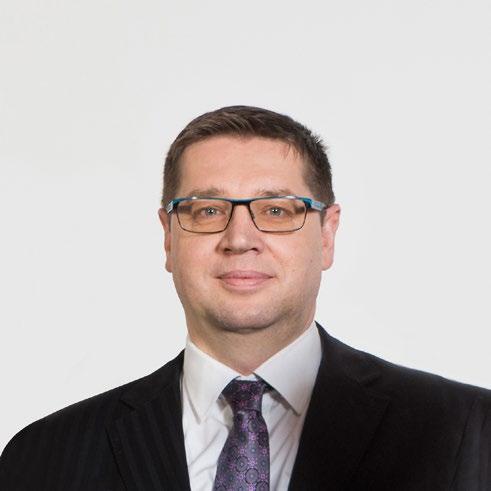PFNonwovens a.s. Výroční zpráva 2018 Marian Rašík Marian Rašík se stal členem představenstva Společnosti 1. března 2010. Od prosince 2009 pracuje na pozici jako finanční ředitel Skupiny.