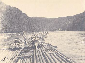 Původně Český klub turistů se stal Československým až přistoupením slovenských turistů v roce 1920.