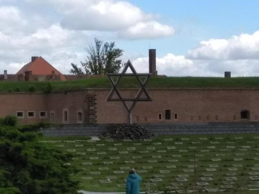 Malá pevnost Terezín sahá svou historií až k osobnosti Marie Terezie a Josefa II.