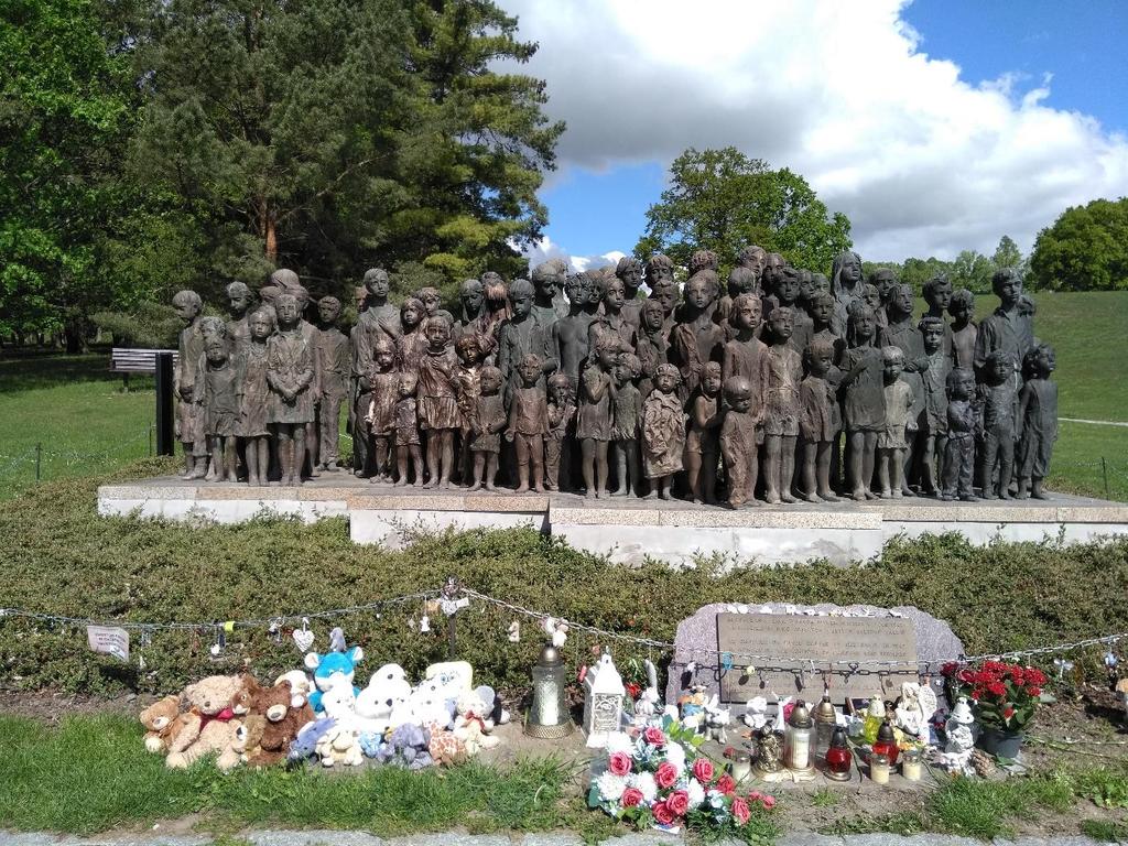 Památníky Lidice a Terezín aneb Putování za historií 10. června uplyne sedmdesát sedm let ode dne, kdy nacisté vyhladili obec Lidice jako odplatu za atentát na říšského protektora Reinharda Heydricha.