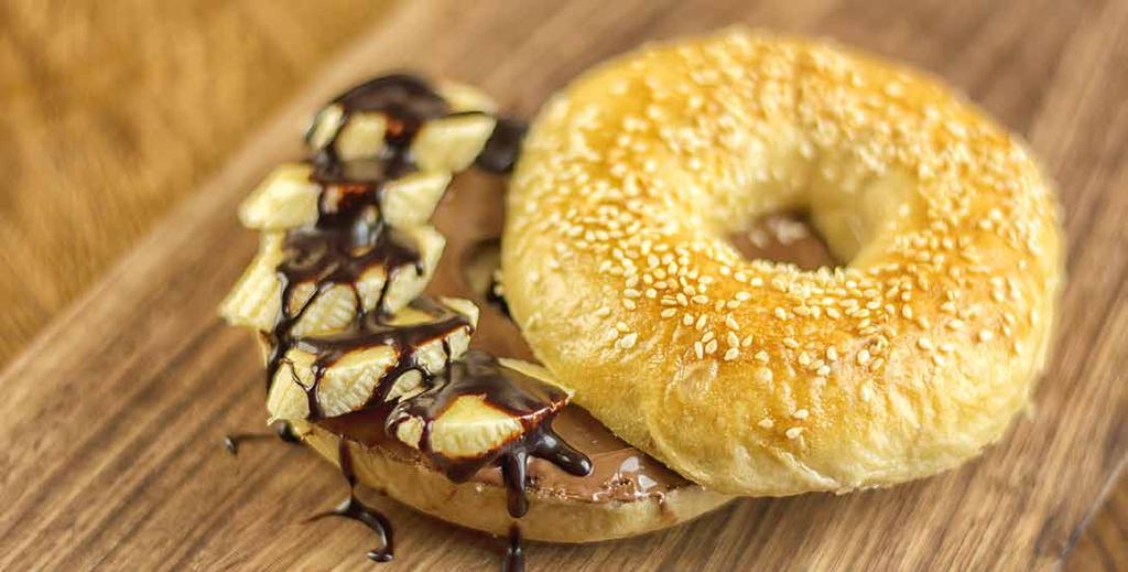 BAGELY: SLADKÉ /BAGELS: SWEET NUTELLA AND BANANA 8, 7, 5, 1 Nutella, banán