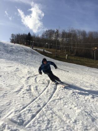 Kurz Instruktor lyžování a Instruktor snowboardingu (21. - 24. 2. 2016) Ve dnech 21. - 24. 2. 2016 se zúčastnil 1 vedoucí z členských spolků RADAMBUK kurzu Instruktor lyžování a 1 vedoucí kurzu Instruktor snowboardingu.