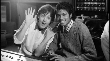 Obrázek 14 2. Humanitární aktivity Michael Jackson se aktivně podílel na mnohých humanitárních akcích a projektech.