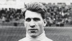 Připomeňme si 2. června 1904 se v Praze narodil legendární český brankář František Plánička.