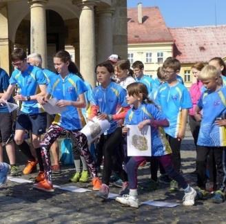 Z HISTORIE ODDÍLU Oddíl byl založen v roce 1968 jako součást odboru turistiky. Zpočátku měl oddíl 5 členů a jeho předsedou byl více jak 20 let Josef Wenke.