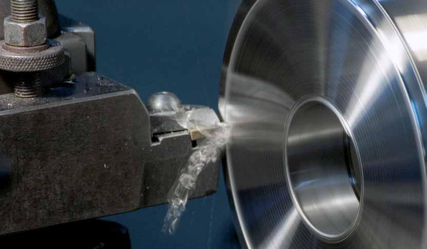 (hmotnost -%) MATERIÁL TVRDOST HRC - (RT 300 C) ODOLNOST  (1/MK) Cr Mo Co B W C B15