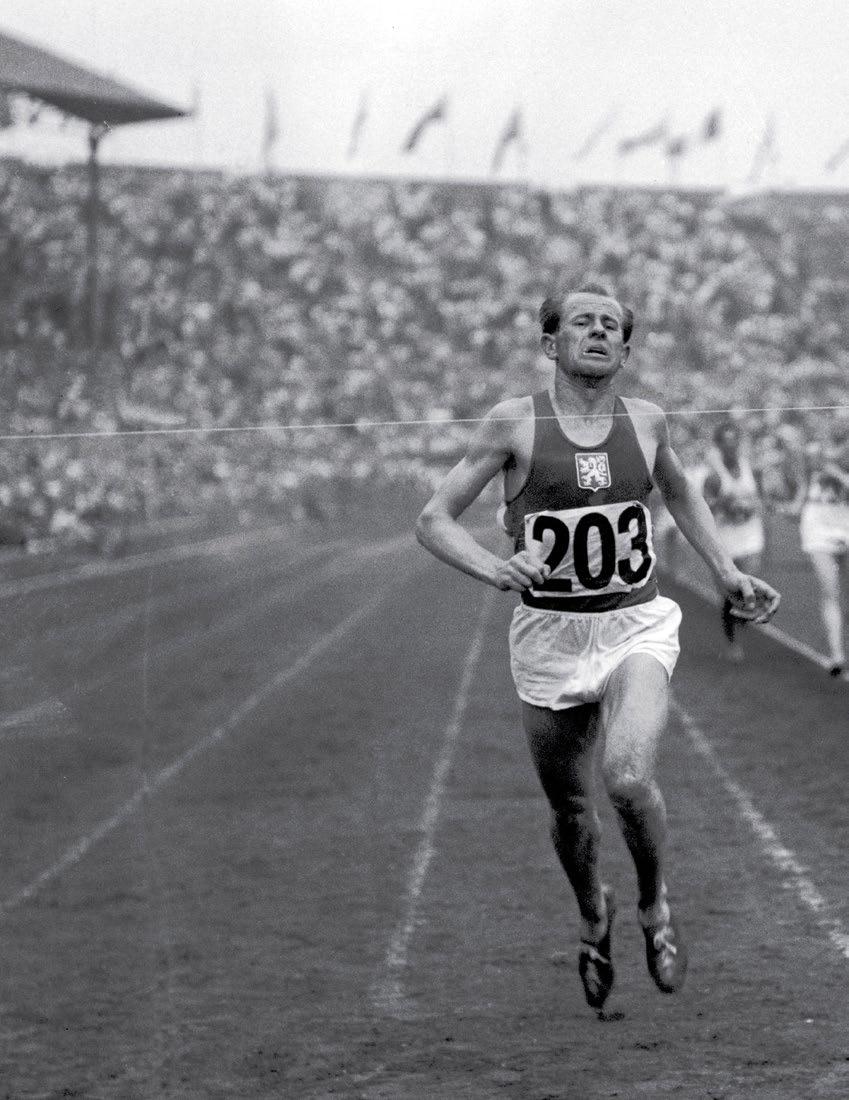 Rozpis mezičasů Rozpis mezičasů Pomocí tabulky na této stránce můžete odhadovat, na jaké časy běží elitní atlety.