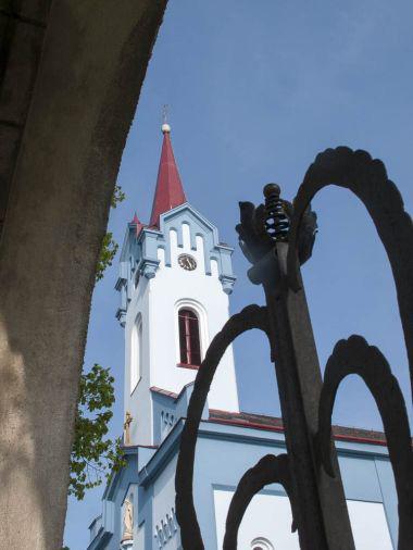FARNOST ZVOLE 10 FARNOST ZVOLE Sbírka z minulé neděle 25. listopadu vynesla ve Zvoli 4.910 Kč. Všem dárcům ať odmění Bůh, náš Pán. P. František Eliáš Přednáška a beseda s Mgr. Janem Vymětalem.