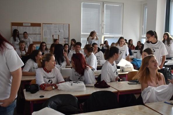 ke sbírce trvanlivých potravin. Šlo to pomalu. Propagace se nakonec ujal Honza z 2. C a výsledek na sebe nenechal dlouho čekat. Odevzdali jsme 59 kg potravin!