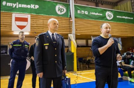 HZS JmK, územní odbor Brno-město 25. ledna 209 Vánoční setkání brněnských profesionálních hasičů a jejich rodin je již tradiční akcí, která propojuje generace spojené s touto profesí.