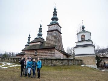 Vyhodnocení PKD červen 2016 1. Ve školním roce 2015/2016 dějepis vyučovali: a. Mgr. Antonín Sekyrka 1.E, 2.E b. Mgr. Jiřina Prokešová 3.E, 7.E c. Mgr. Pavlína Houšková 2.A, 2.S, 3.A, 3.S, 4.E, 4.S, 5.