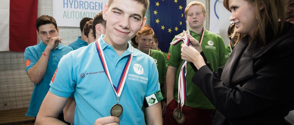 Měníme životy, krok za krokem BUDOUCÍ PLÁNY Naše plány na příští rok zůstávají stejné: zvyšovat povědomí studentů o změně klimatu a obnovitelných zdrojích energie, rozšiřovat základnu studentů, kteří