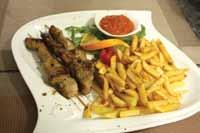 Ćevapčići-Pommes, Zwiebel, Ajvar Ćevapčići-patatine fritte, cipolla, peperonata 2.