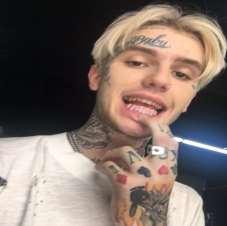 Lil PEEP - Gustav Elijah Åhr *1. listopadu 1996 15.