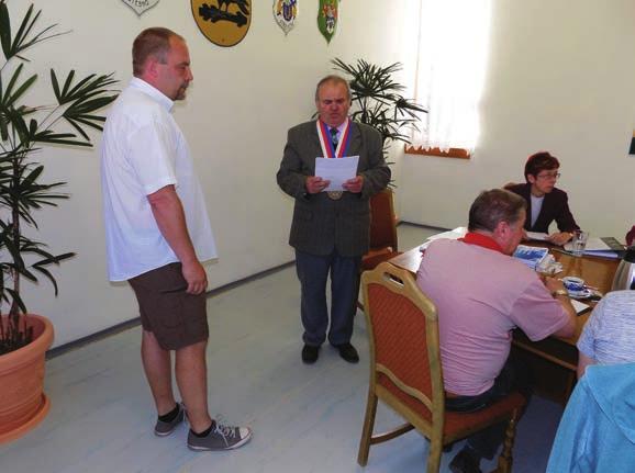 Slovo starosty Vážení občané, dovolte, abych poděkoval Vám všem, kteří jste svou účastí přispěli ke zdárnému průběhu oslav dvacátého ročníku Svátku dobré nálady, jenž se v našem městečku konal 30. 4.