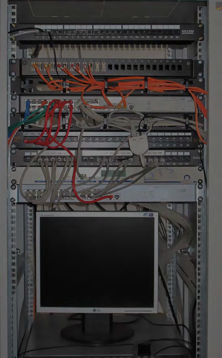 7 MOBATIME časové servery a hlavní hodiny Síťové hlavní hodiny a NTP časový server DTS 4801 / DTS 4802 DTS (Distributed Time System) je systém vyvinutý pro propojení decentralizovaných hlavních