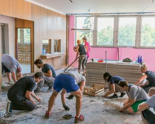 Místa - dobrovolnický program Místa Nadační fond Tesco Dobrovolnický program pro kolegy. Naším cílem je mít pozitivní přínos, kdekoliv je to možné a potřebné.
